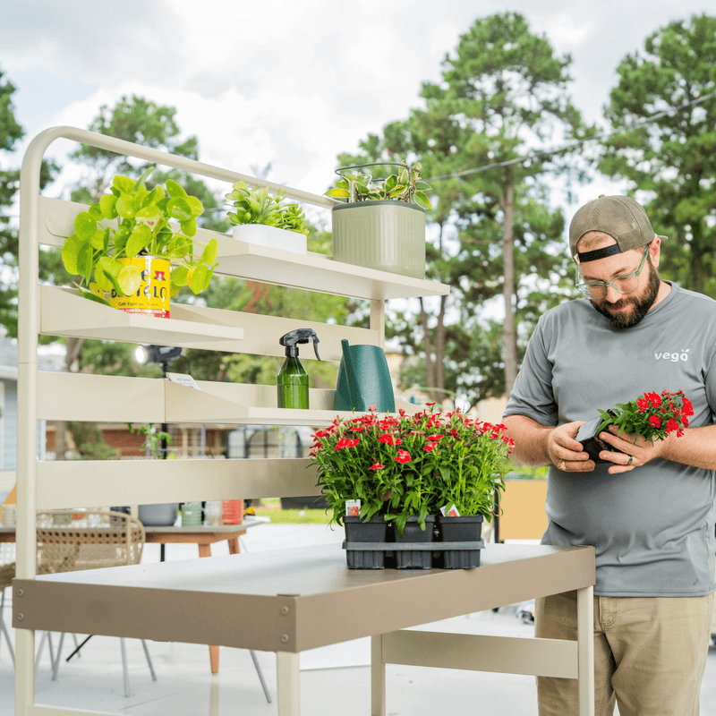 Garden Work Station with Rack | Vego Garden